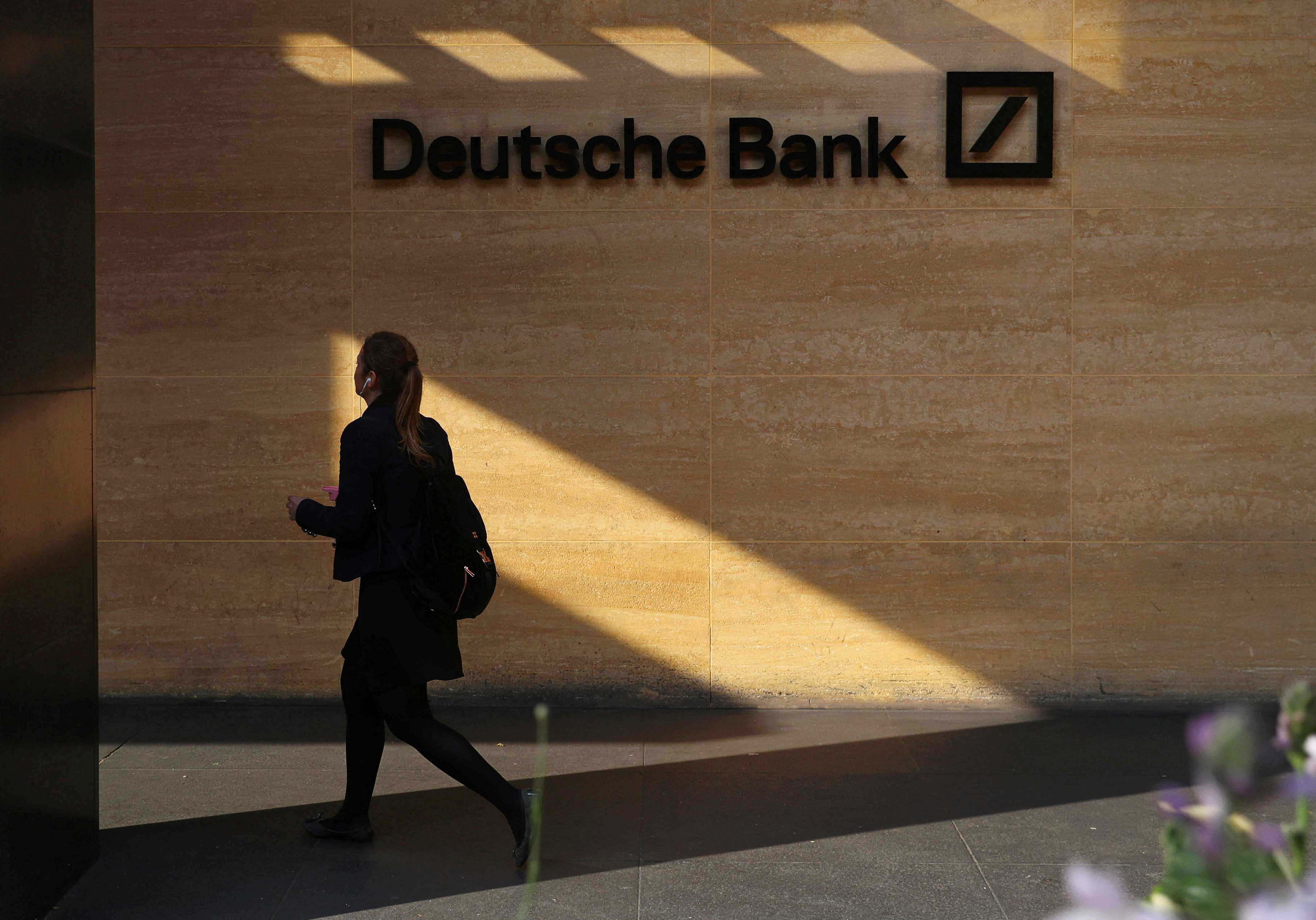 
Deutsche Bank bans Mondays, Fridays
